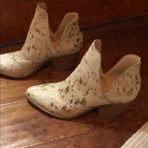 CoconutsbyMatisse animal print gold-white booties